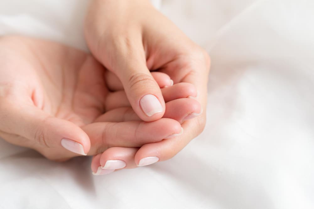 Guida dettagliata: come rimuovere in modo sicuro gel e acrilici passo dopo passo
